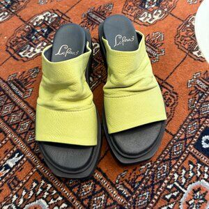 Lofina Platform Slides EUR 37 / US 7